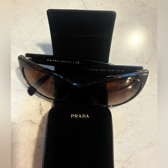 PRADA Tortoise Shell 🕶️ Sunglasses 👝🤎👜 - Picture 6 of 16
